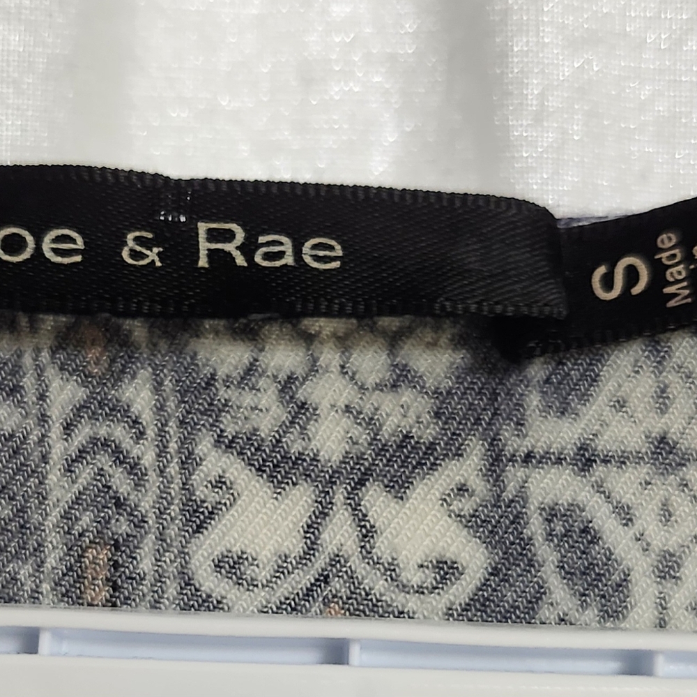 Doe and Rae size small top - Picture 2 of 8